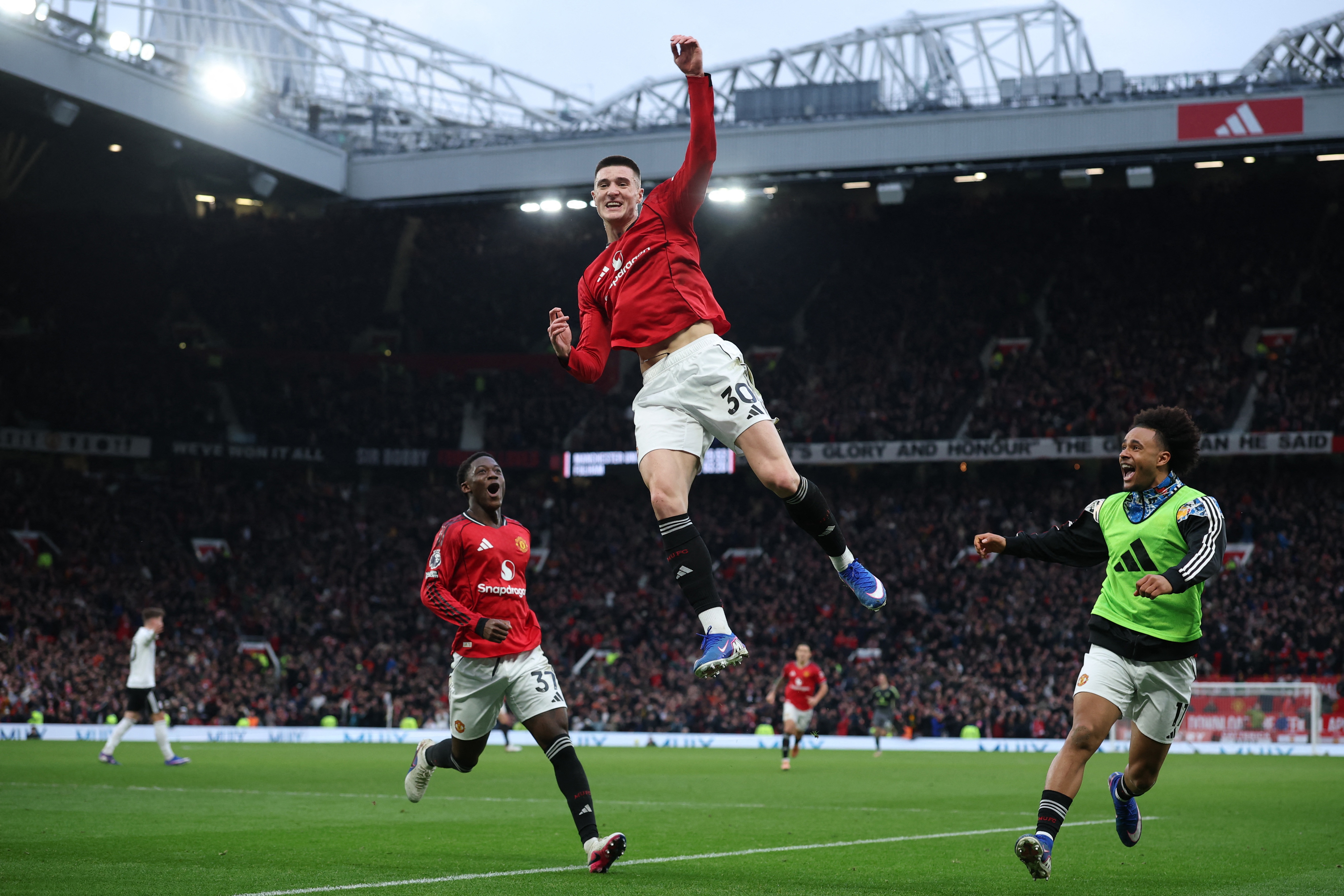 柠檬体育直播中超直播-TA：萨尔茨堡员工曾因担心舍什科过度训练没收他的健身房手环