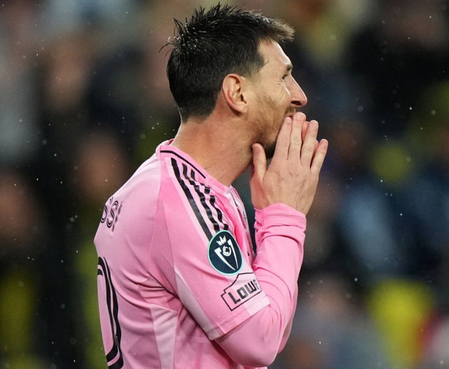 柠檬直播-0-0！迈阿密闷平：梅西哑火无缘900球 门将神扑 苏神坐板凳